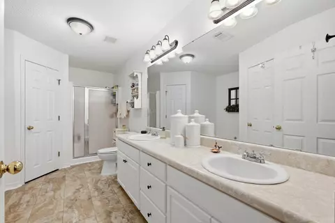 Bath - 2612 Paddock Cir, Crestview, FL 32536 photo 1 of 4
