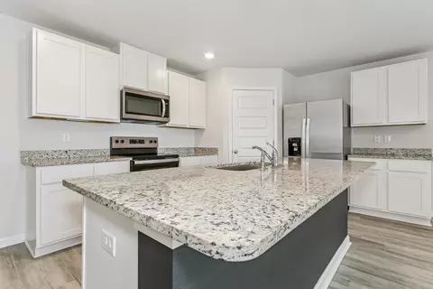 Kitchen - 5529 Silverbell Dr, Milton, FL 32583 photo 2 of 3