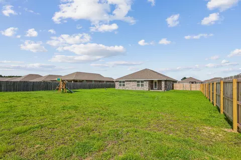 Exterior - 5529 Silverbell Dr, Milton, FL 32583 photo 6 of 6