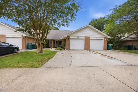 866 Dunwoody Pl, Fort Walton Beach, FL 32547