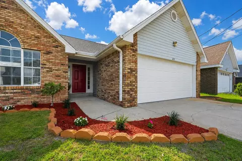 431 Sandy Ridge Cir, Mary Esther, FL 32569