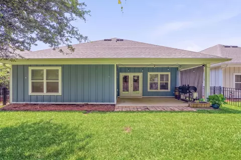 Exterior - 451 Lightning Bug Ln, Freeport, FL 32439 photo 2 of 9