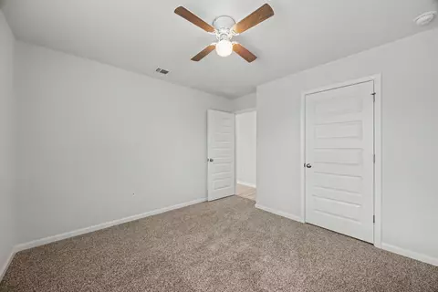 Bedroom - 937 Sandbar Loop, Crestview, FL 32539 photo 2 of 10