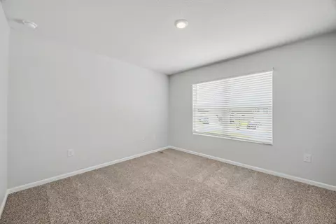 Bedroom - 937 Sandbar Loop, Crestview, FL 32539 photo 9 of 10