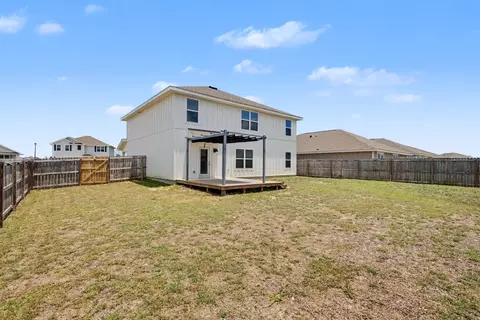Exterior - 937 Sandbar Loop, Crestview, FL 32539 photo 4 of 7