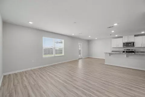 Living - 937 Sandbar Loop, Crestview, FL 32539 photo 3 of 5