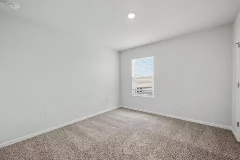 Bedroom - 937 Sandbar Loop, Crestview, FL 32539 photo 5 of 10