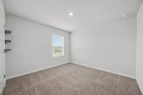 Bedroom - 937 Sandbar Loop, Crestview, FL 32539 photo 7 of 10