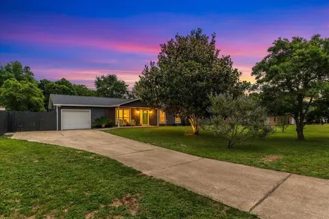 315 Morgan Ln, Mary Esther, FL 32569