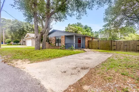 912 Al Hammett Rd, Mary Esther, FL 32569