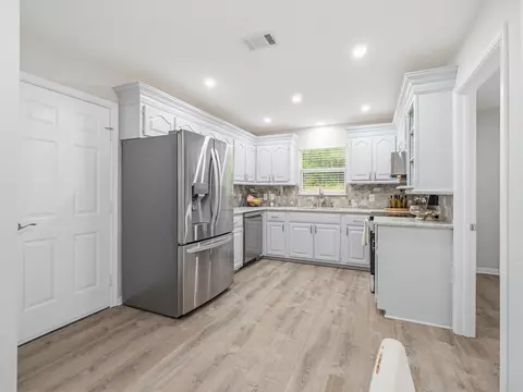 Kitchen - 375 Ridge Lake Rd, Crestview, FL 32536 photo 1 of 3