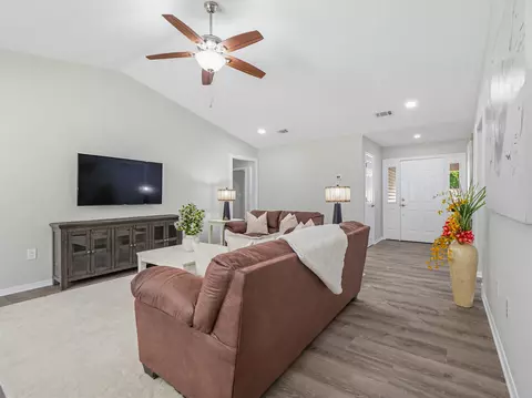 Living - 375 Ridge Lake Rd, Crestview, FL 32536 photo 7 of 8