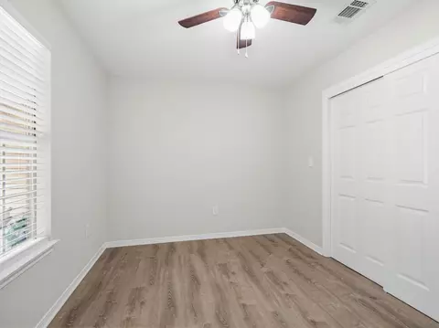 Bedroom - 375 Ridge Lake Rd, Crestview, FL 32536 photo 2 of 9