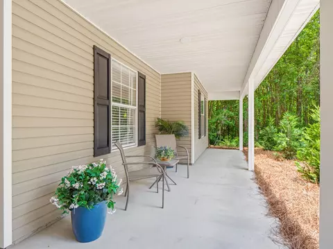 Exterior - 375 Ridge Lake Rd, Crestview, FL 32536 photo 10 of 17