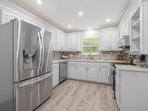 Kitchen - 375 Ridge Lake Rd, Crestview, FL 32536 photo 2 of 3
