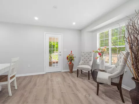 Entry Way - 375 Ridge Lake Rd, Crestview, FL 32536 photo 3 of 7