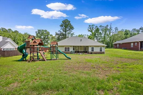 Exterior - 103 Par Ct, Crestview, FL 32536 photo 6 of 9