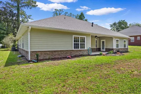 Exterior - 103 Par Ct, Crestview, FL 32536 photo 8 of 9
