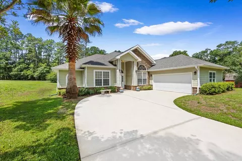 Exterior - 103 Par Ct, Crestview, FL 32536 photo 4 of 9