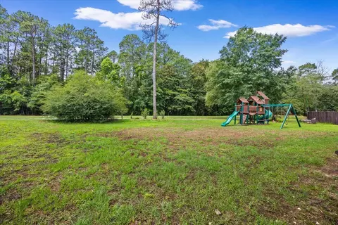 Exterior - 103 Par Ct, Crestview, FL 32536 photo 7 of 9