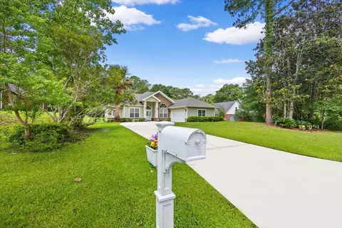 Exterior - 103 Par Ct, Crestview, FL 32536 photo 2 of 9