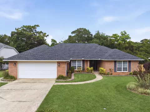 6032 Forest Green Rd, Pensacola, FL 32505