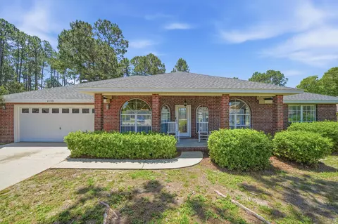 7199 Riverview St, Navarre, FL 32566