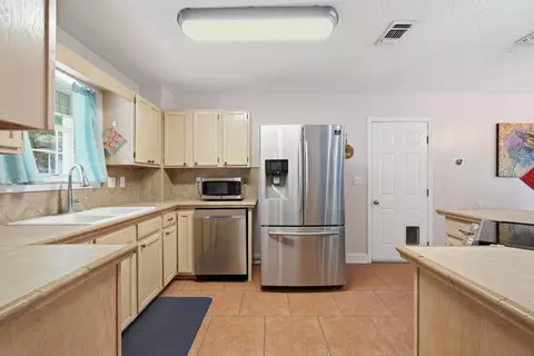 Kitchen - 314 Feldon Dr, Crestview, FL 32536 photo 1 of 2