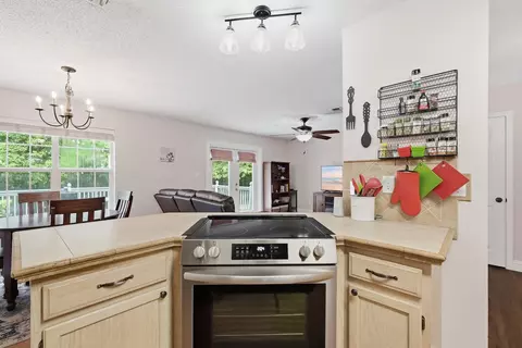 Kitchen - 314 Feldon Dr, Crestview, FL 32536 photo 2 of 2