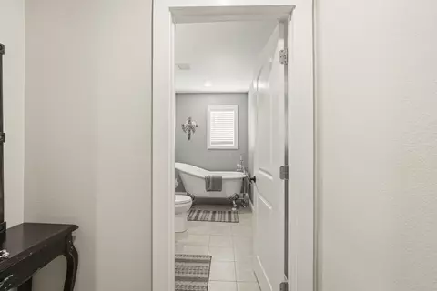 Entry Way - 2458 County Highway 3280, Freeport, FL 32439 photo 5 of 9