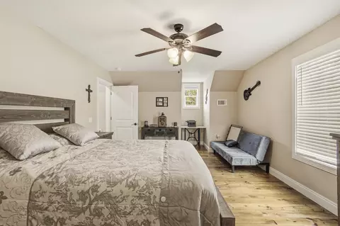 Bedroom - 2458 County Highway 3280, Freeport, FL 32439 photo 4 of 10