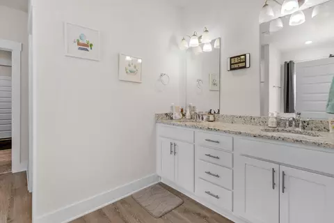 Bath - 4177 Equestrian Blvd, Pace, FL 32571 photo 5 of 6