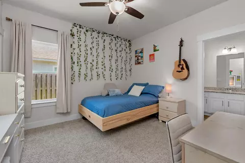 Bedroom - 4177 Equestrian Blvd, Pace, FL 32571 photo 3 of 9