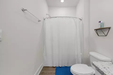 Bath - 4177 Equestrian Blvd, Pace, FL 32571 photo 3 of 6