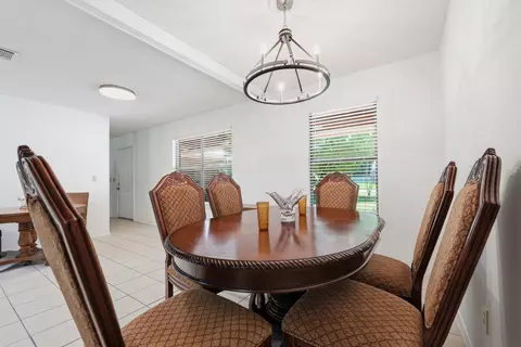 Dining - 128 Twin Oak Dr, Crestview, FL 32536 photo 2 of 2
