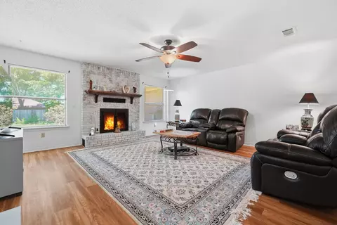 Living - 128 Twin Oak Dr, Crestview, FL 32536 photo 1 of 2