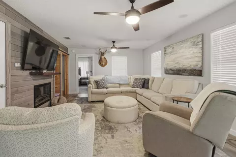 Living - 264 Johns Ln, Freeport, FL 32439 photo 1 of 2