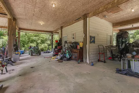 Exterior - 264 Johns Ln, Freeport, FL 32439 photo 5 of 9