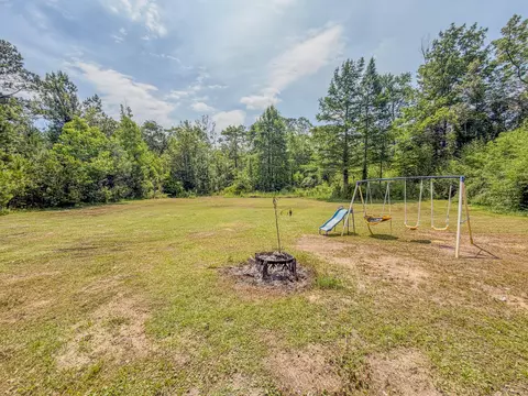 Exterior - 264 Johns Ln, Freeport, FL 32439 photo 8 of 9