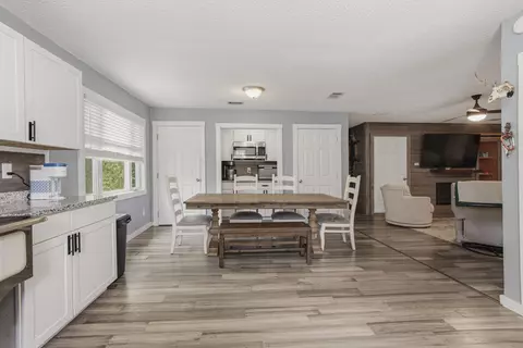 Dining - 264 Johns Ln, Freeport, FL 32439 photo 1 of 1