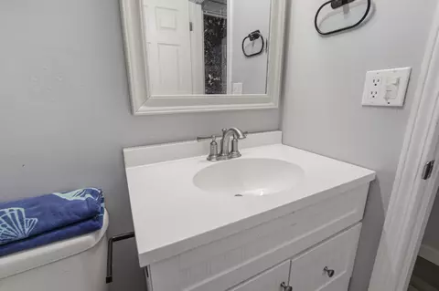 Bath - 264 Johns Ln, Freeport, FL 32439 photo 2 of 6
