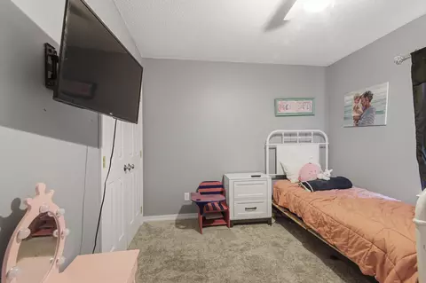 Bedroom - 264 Johns Ln, Freeport, FL 32439 photo 2 of 9