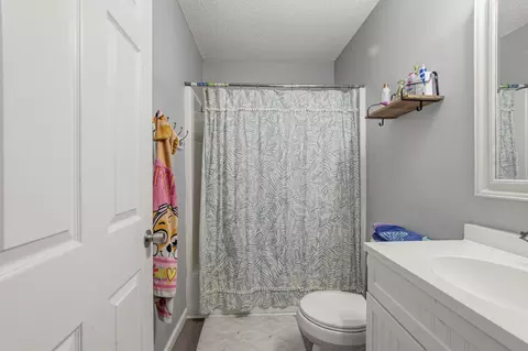 Bath - 264 Johns Ln, Freeport, FL 32439 photo 1 of 6