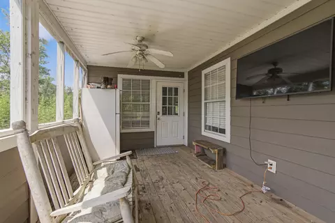 Exterior - 264 Johns Ln, Freeport, FL 32439 photo 2 of 9