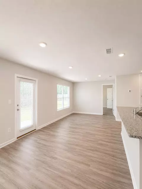 Living - 3105 Tricia Cir, Crestview, FL 32539 photo 1 of 1