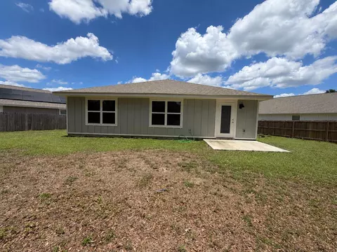 Exterior - 3105 Tricia Cir, Crestview, FL 32539 photo 2 of 3