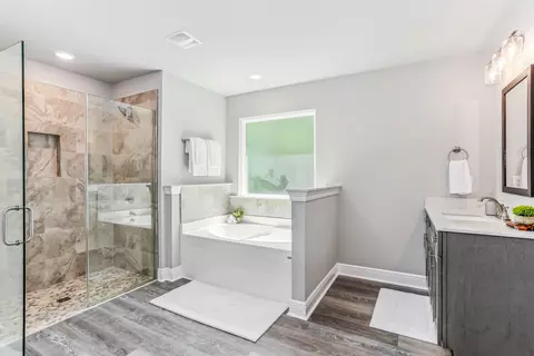 Bath - 6641 Prosperity Ln, Milton, FL 32570 photo 1 of 4