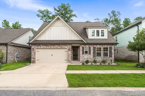 89 Laurel Oaks Dr, Freeport, FL 32439