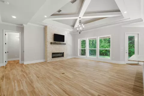 Living - 5800 S Mosley Ln, Crestview, FL 32539 photo 2 of 7