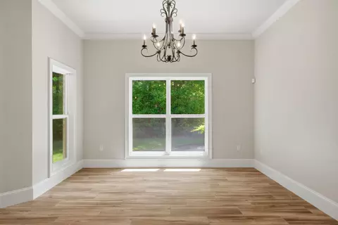 Living - 5800 S Mosley Ln, Crestview, FL 32539 photo 6 of 7